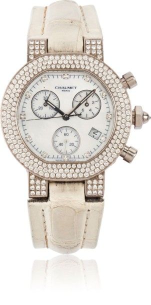 CHAUMET «Style» n°3120273 vers 2000 Chronographe bracelet de dame en or blanc 18k...