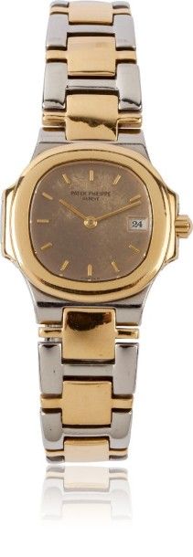 PATEK PHILIPPE NAUTILUS ref 4700/51 vers 2000. Montre bracelet de dame en or et acier....