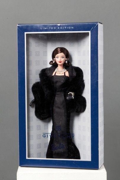 GiVENCHY Édition Mattel n°24635 circa 1999 Poupée Barbie habillée d'un fourreau Haute...