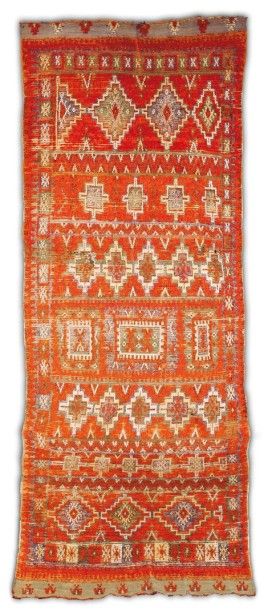 null Un tapis Ait Ouaouzguite, Maroc An Ait Ouaouzguit main carpet early 20th century...