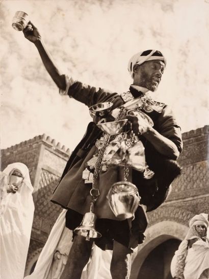 null Photo Belin - Éditions Gillet Maroc, c. 1930. Porteur d'eau à Fès. Jardin de...