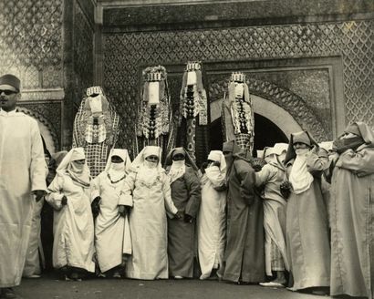 Bernard Rouget (1914-1987) Maroc, c. 1950. Danses des femmes aux poupées. Danseurs....