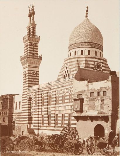 Pascal Sebah (1823-1886) Égypte, c. 1873. Mosquée Émir Akhor. Cour de la Mosquée...