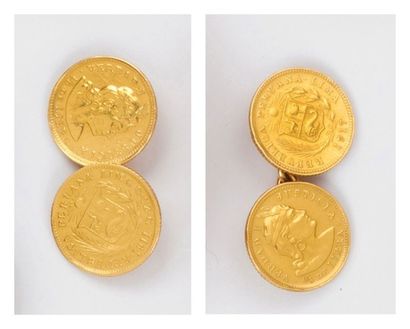 null Paire de boutons de manchettes en or jaune ornés de pièces d'or péruviennes....