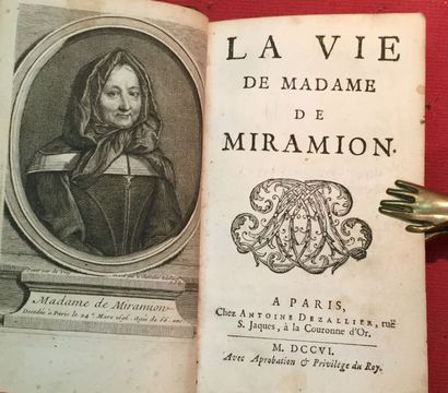 [CHOISY Abbé de] La Vie de Madame Miramion. Paris, Dezallier, 1706, in-12 relié plein...