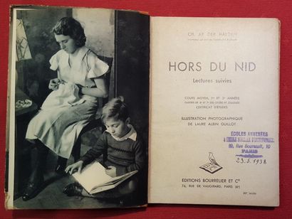 Laure Albin-Guillot "Hors du Nid". Livre de lecture scolaire illustré de 17 photographies...