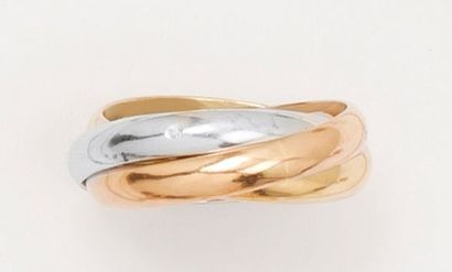 CARTIER «TRINITY» Bague trois anneaux en or de trois couleurs. Signée Cartier. Tour...