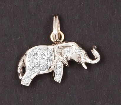 null Pendentif «Éléphant» en or gris orné de diamants taillés en brillant. P. 3,9...