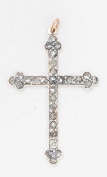 null Pendentif «Croix» en or gris 14K orné de diamants taillés en rose. 
P. 2,5 ...