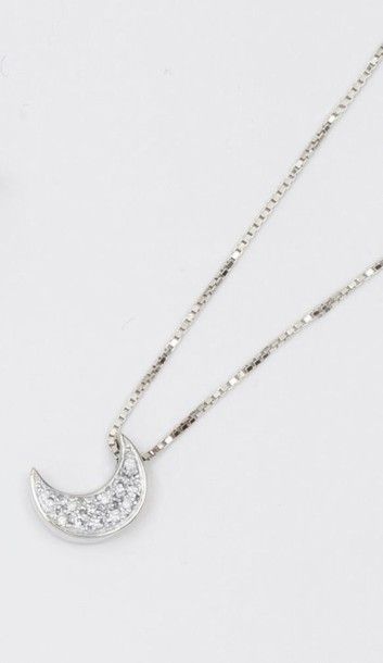 null Chaîne en or gris et pendentif «Lune» en or gris pavé de diamants taillés en...