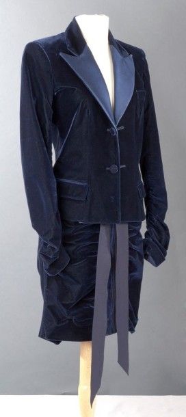 Yves SAINT LAURENT Rive Gauche Tailleur en velours acétate marine composé d'une veste...