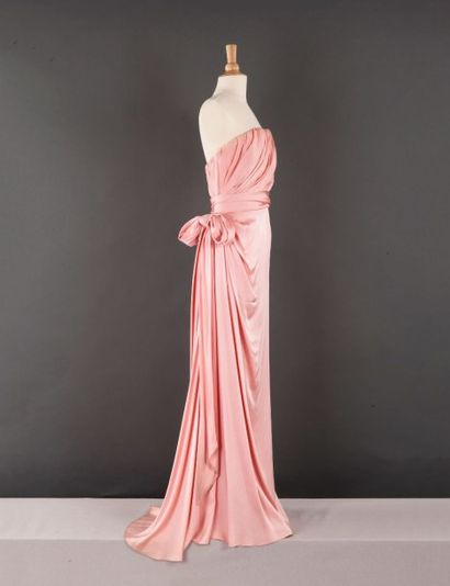 Yves SAINT LAURENT Haute Couture n°60518 circa 1988 Robe longue du soir en satin...