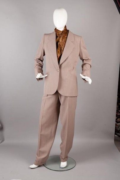 Yves SAINT LAURENT haute couture n°75462 circa 1999 Tailleur pantalon en lainage...