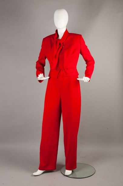 Alexandre NARAKAS Ensemble en crêpe rouge composé d'une combinaison pantalon et d'une...