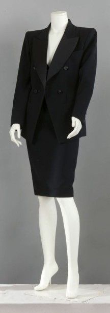 Yves SAINT LAURENT haute couture n°57914 circa 1984-1985 Veste à col châle cranté,...