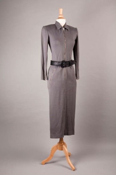 Claude MONTANA Tailleur en lainage gris chiné composé d'une veste faux deux pièces,...