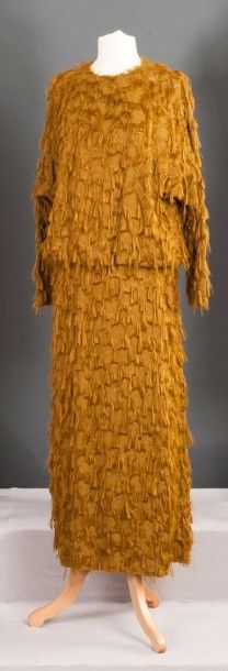 CHLOE Hiver 2014 Robe longue en crêpe polyester façonné moutarde brodé de franges...
