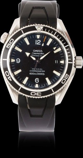 OMEGA «Seamaster Professional» vers 2010 Bracelet montre de plongée en acier. Boitier...