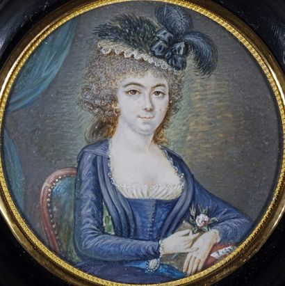 null Miniature ronde sur ivoire : Portrait de femme au chapeau à plumes, tenant une...