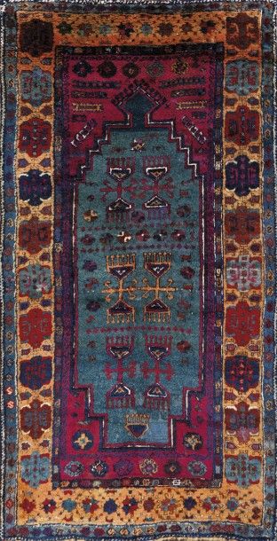  Tapis Yuruk d'Anatolie centrale, Turquie. An antique Yuruk rug, Anatolia Décor composé...