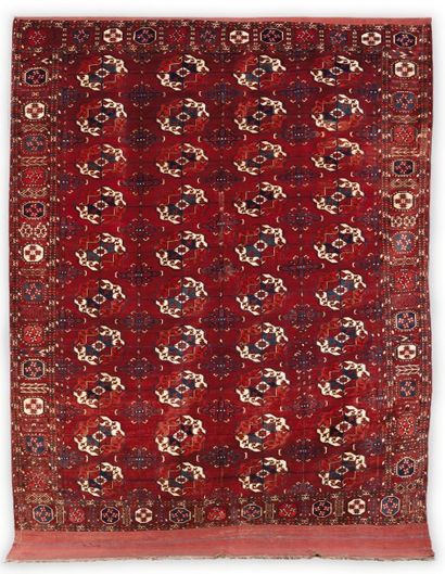 null Tapis Tekke, Turkestan, Asie centrale.
An antique classic Tekke main carpet....