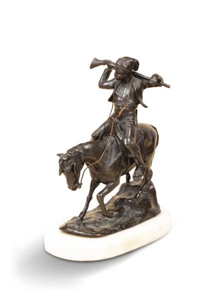 Pierre-Jules MENE (1810-1879) (d'après) 
Chasseur arabe
Épreuve en bronze à patine...