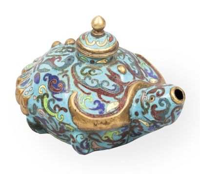 null Compte-goutte en bronze et émaux cloisonnées polychromes reprenant la forme...