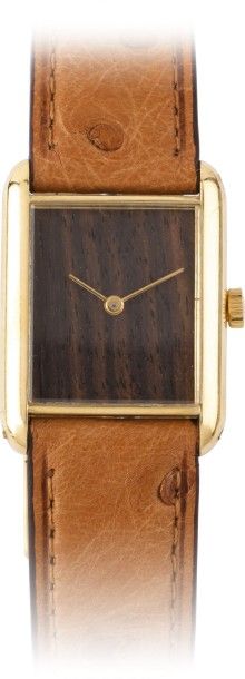 RICHARD ZEGER vers 1970 Montre bracelet en or jaune 18K (750)
Boîtier rectangle.
Cadran...