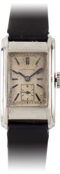 LONGINES N°5198425 vers 1930
Montre bracelet rectangle en acier
Boîtier rectangle...