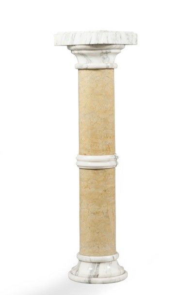 null COLONNE en marbre beige et blanc.

Haut. : 94 cm