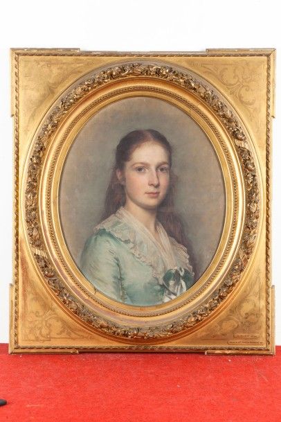 JALAMBERT, Ecole française XIXème 

Portrait de femme

Huile sur toile signée et...