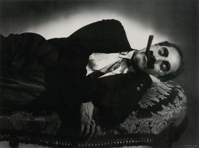Clarence Sinclair- Bull (1896-1979) Groucho Marx, 1935. Tirage argentique postérieur....