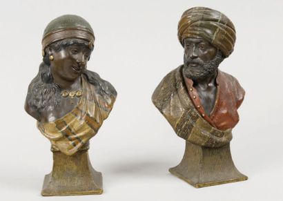Friedrich GOLDSCHEIDER (1845-1898) Paire de bustes représentant un couple d'orientaux...