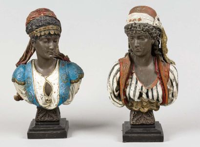Ecole orientaliste (fin XIXe-début XXe siècle) Buste de deux femmes. Epreuves en...