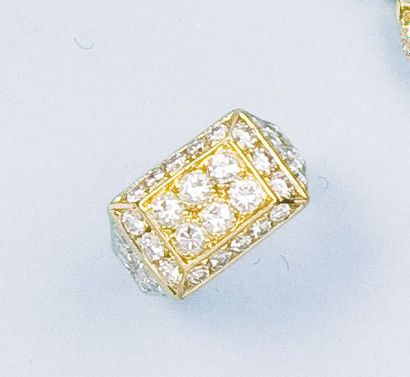 VAN CLEEF & ARPELS Bague en or jaune entièrement sertie de diamants. Signée VAN CLEEF...