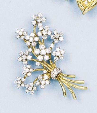 VAN CLEEF & ARPELS Broche "Bouquet" en or jaune ornée de diamants taillés en brillant....