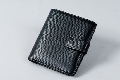 Louis VUITTON Porte billets compact en cuir épi noir, intérieur en cuir grené à la...