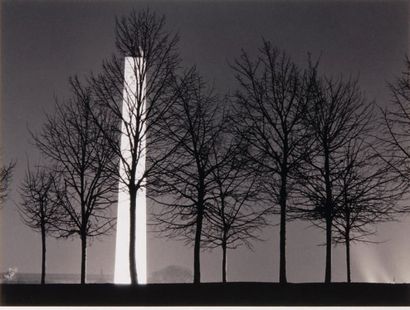 Michael Kenna (né en 1953) Place de la Concorde, Study 2, Paris, France, 1988. Tirage...