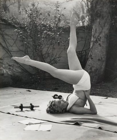 André de Dienes (1913-1985) Marilyn Monroe, The Bungalow, c. 1953. Tirage argentique...