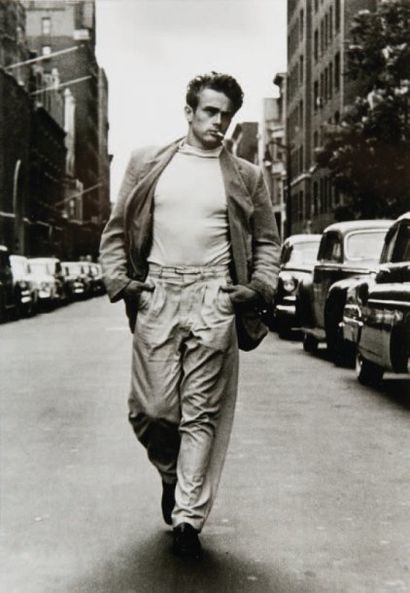 Roy Schatt (1919-2002) James Dean walking on West 68th Street, New York, 1954. Tirage...