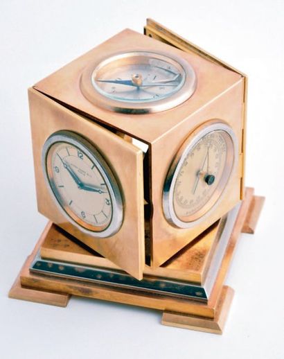 KIRBY BEARD & Co Paris Cube, Pendulette Bureau - vers 1950 Amusante pendulette de...