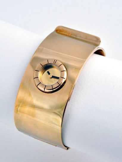 LANVIN Bracelet de Force, Plaqué or - vers 1975 Originale montre «bracelet de force»...
