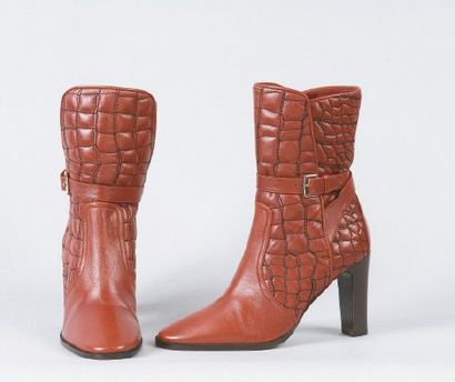 HERMES Paris *Paire de boots à talons en cuir nappa étrusque avec effet de surpiqûres,...
