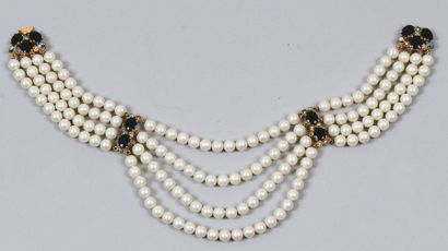 SCHIAPARELLI Collier en perles et pierres fantaisies.