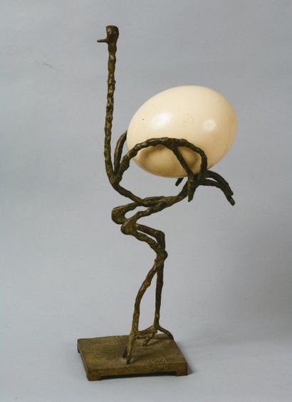 Diego GIACOMETTI (1902-1985) L' autruche Sculpture en bronze à patine brun-vert et...