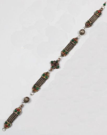 null Collier en argent composé de longues plaques articulées séparées par des boules...