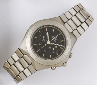 OMEGA - SPEEDMASTER. Bracelet montre chronographe en acier. Circa 1973. Cadran noir...