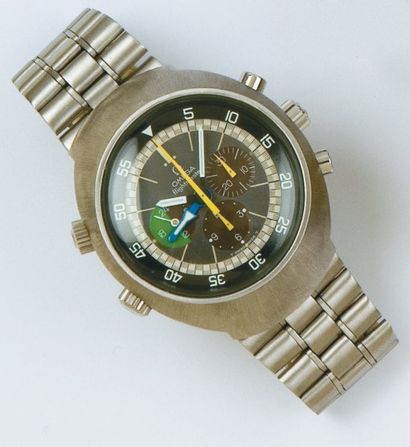 OMEGA - FLIGHTMASTER Bracelet montre chronographe en acier. Cadran gris à trois compteurs....