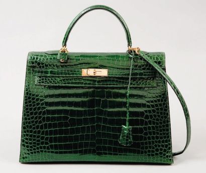 HERMES Paris made in France *Exceptionnel sac « Kelly « 35 cm en crocodile vert porosus,...