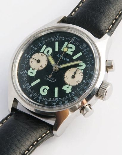 ARVOR Chronographe Style Militaire, vers 1960 Amusant chronographe de pilote en acier...